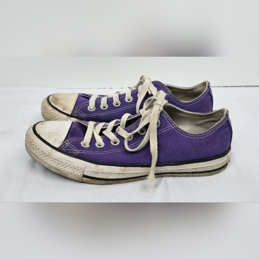 Converse Chuck Taylor All Star Low Top Unisex Size Men's 5, Women's 7 Purple